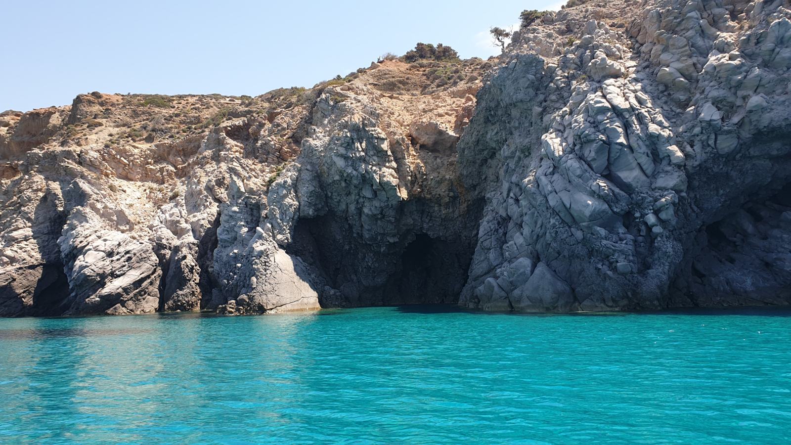 Le Caverne di Tsigrado - Milos